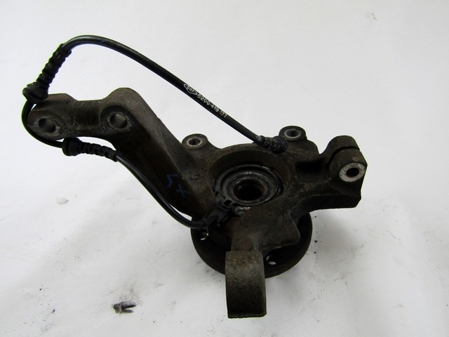 LEVI VRTLJIVI LEZAJ / PESTO KOLESA Z LEZAJEM SPREDAJ OEM N. 8200345944 402022048R ORIGINAL REZERVNI DEL RENAULT MODUS F/JP0 R (2008 - 09/2013) DIESEL LETNIK 2011