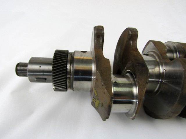 GRED MOTORJA OEM N. 32202-7F400 ORIGINAL REZERVNI DEL NISSAN TERRANO II R20 (1996 - 1999) DIESEL LETNIK 1999