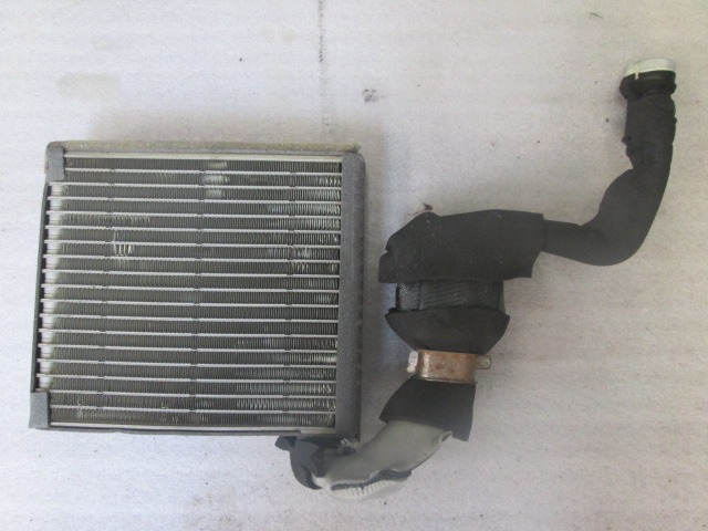 UPARJALNIK OEM N.  ORIGINAL REZERVNI DEL MITSUBISHI PAJERO V60 (2000 - 2007) DIESEL LETNIK 2002