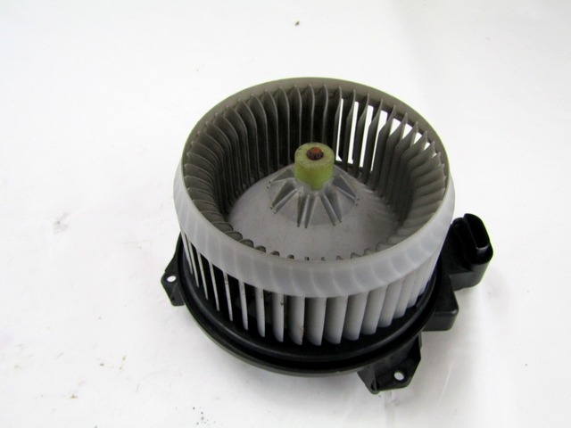 VENTILATOR  KABINE  OEM N. 272700-8043 ORIGINAL REZERVNI DEL TOYOTA RAV 4 A3 MK3 (2006 - 03/2009) DIESEL LETNIK 2007