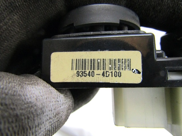 STIKALA ELEKTRICNIH OGLEDAL  OEM N. 935404D100 ORIGINAL REZERVNI DEL KIA CARNIVAL VQ MK2 (2006 - 2014)DIESEL LETNIK 2009