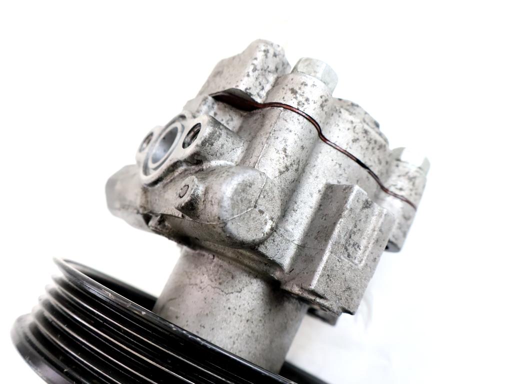 SERVO CRPALKA  OEM N. 571104D000 ORIGINAL REZERVNI DEL KIA CARNIVAL VQ MK2 (2006 - 2014)DIESEL LETNIK 2009