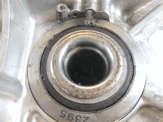 LEVI VRTLJIVI LEZAJ / PESTO KOLESA Z LEZAJEM SPREDAJ OEM N. 237265 ORIGINAL REZERVNI DEL FERRARI 458 (2009 - 2015)BENZINA LETNIK 2009