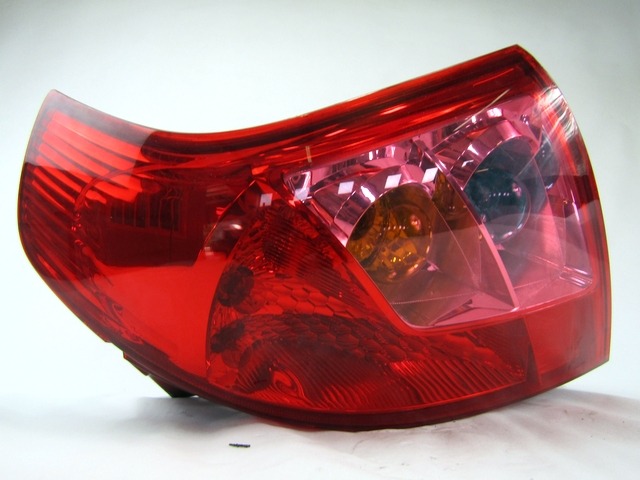 ZADNJI DESNI ZAROMETI OEM N. 3565062J00000 ORIGINAL REZERVNI DEL SUZUKI SWIFT MZ EZ MK3 (2004 - 2010) BENZINA LETNIK 2007