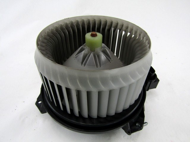 VENTILATOR  KABINE  OEM N. AV272700-0311 ORIGINAL REZERVNI DEL SUZUKI SWIFT MZ EZ MK3 (2004 - 2010) BENZINA LETNIK 2007