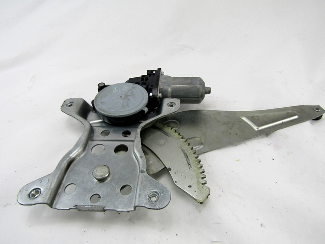 MEHANIZEM DVIGA ZADNJIH STEKEL  OEM N. 83560-63J00 ORIGINAL REZERVNI DEL SUZUKI SWIFT MZ EZ MK3 (2004 - 2010) BENZINA LETNIK 2007