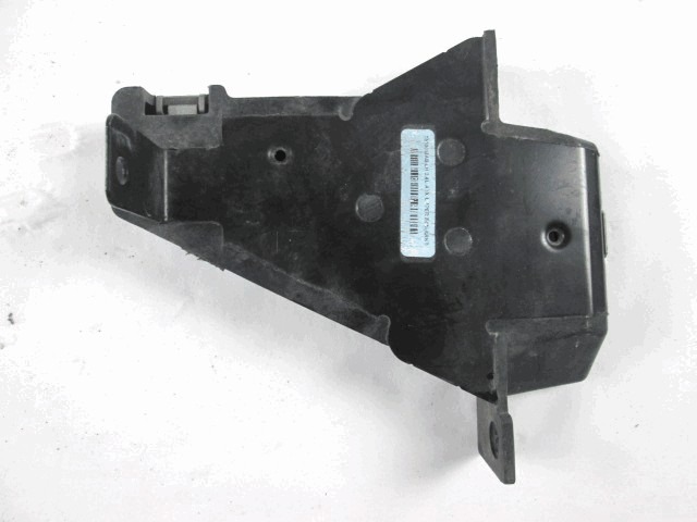 NOSILEC RADIATORJA OEM N. 68144541AB ORIGINAL REZERVNI DEL JEEP CHEROKEE MK5 KL (DAL 2013) DIESEL LETNIK 2016