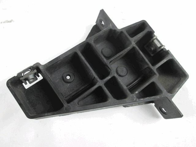 NOSILEC RADIATORJA OEM N. 68144540AB ORIGINAL REZERVNI DEL JEEP CHEROKEE MK5 KL (DAL 2013) DIESEL LETNIK 2016