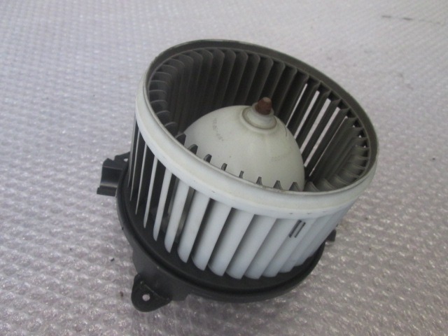 VENTILATOR  KABINE  OEM N. 13335075 ORIGINAL REZERVNI DEL OPEL CORSA D S07 (2006 - 2011) DIESEL LETNIK 2008