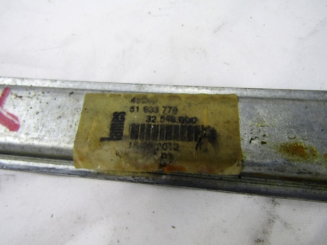 ROCNI SISTEM ZA DVIGOVANJE ZADNJEGA STEKLA  OEM N. 51833778 ORIGINAL REZERVNI DEL LANCIA Y YPSILON 312 (dal 2011)BENZINA/GPL LETNIK 2012