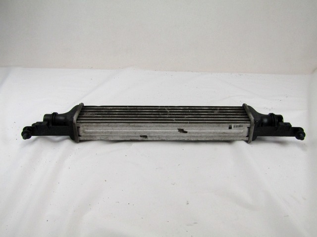 HLADILNIK INTERCOOLER OEM N. 55702194 ORIGINAL REZERVNI DEL OPEL CORSA D R S07 (02/2011 - 2014) DIESEL LETNIK 2014