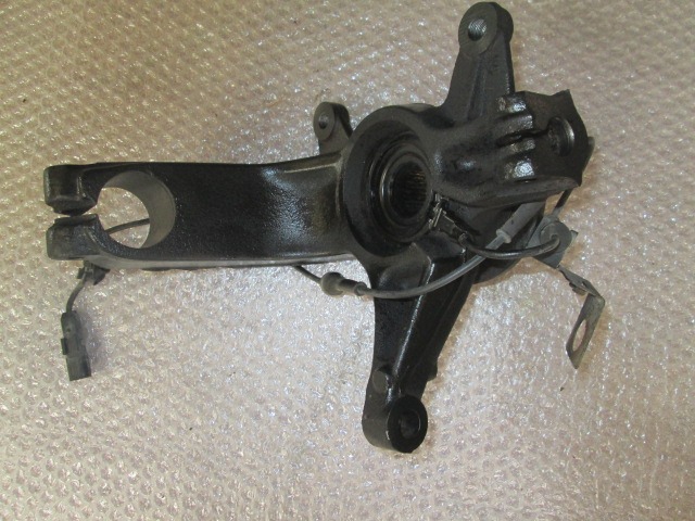 LEVI VRTLJIVI LEZAJ / PESTO KOLESA Z LEZAJEM SPREDAJ OEM N. 8200308649 ORIGINAL REZERVNI DEL RENAULT MEGANE MK2 R BM0/1 CM0/1 EM0/1 KM0/1 LM0/1 BER/GRANDTOUR  (2006 - 2009) DIESEL LETNIK 2008