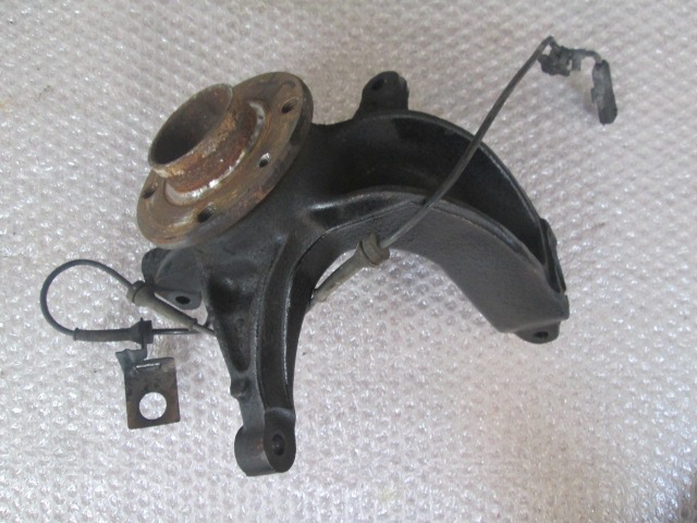 LEVI VRTLJIVI LEZAJ / PESTO KOLESA Z LEZAJEM SPREDAJ OEM N. 8200308649 ORIGINAL REZERVNI DEL RENAULT MEGANE MK2 R BM0/1 CM0/1 EM0/1 KM0/1 LM0/1 BER/GRANDTOUR  (2006 - 2009) DIESEL LETNIK 2008