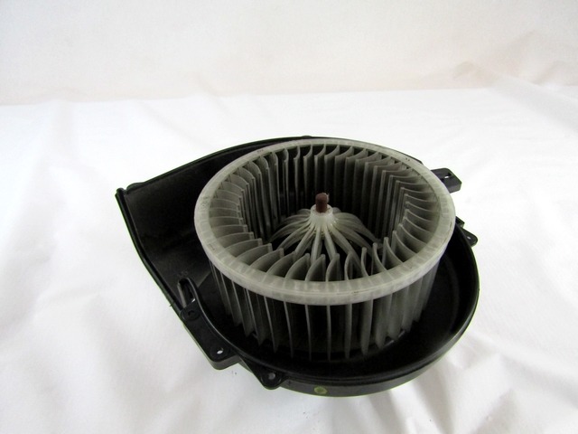 VENTILATOR  KABINE  OEM N. 6Q1819015J ORIGINAL REZERVNI DEL AUDI A1 8X 8X1 8XF (2010 - 2015)BENZINA LETNIK 2011