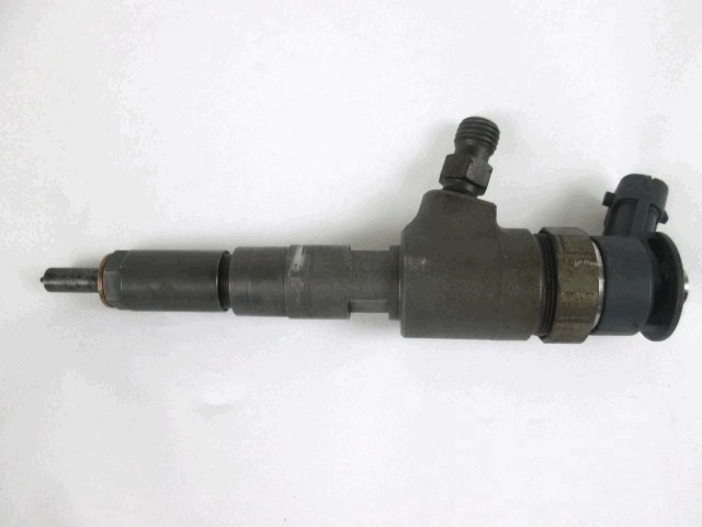 INJEKTORJI DIESEL OEM N. 445110252 ORIGINAL REZERVNI DEL PEUGEOT 207 / 207 CC WA WC WD WK (2006 - 05/2009) DIESEL LETNIK 2006