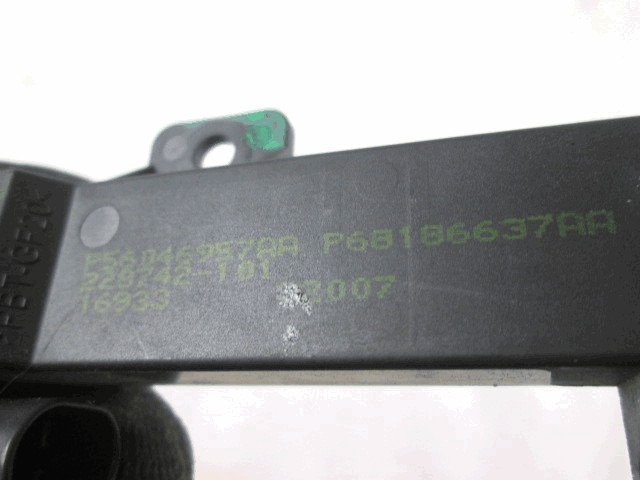 OJACEVALEC / ANTENA OEM N. P68186637AA ORIGINAL REZERVNI DEL JEEP CHEROKEE MK5 KL (DAL 2013) DIESEL LETNIK 2016