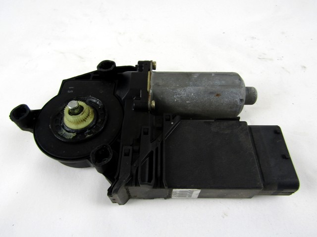 0130821765 MOTORINO ALZA-VETRO ALZACRISTALLO PORTA ANTERIORE LATO SINISTRO GUIDA VOLKSWAGEN GOLF 4 1.9 81KW 5P D 5M (1998) RICAMBIO USATO