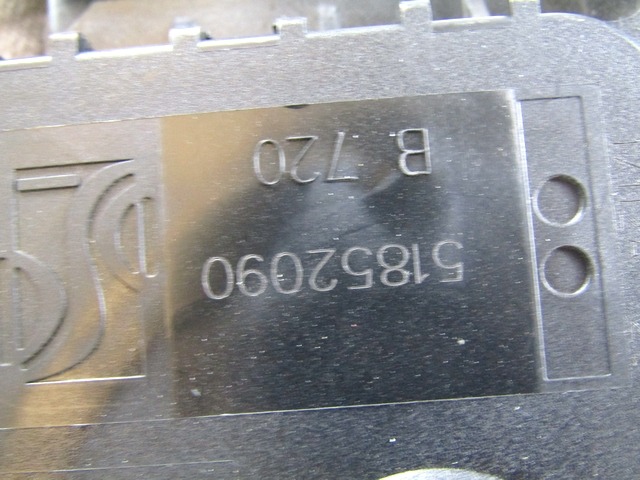 PEDALI OEM N. 51852090 ORIGINAL REZERVNI DEL FIAT PANDA 319 (DAL 2011) BENZINA/GPL LETNIK 2012