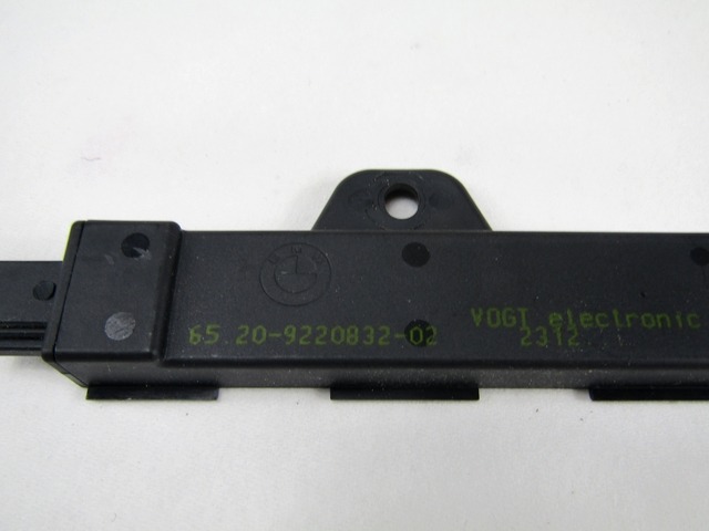 OJACEVALEC / ANTENA OEM N. 65209220832 ORIGINAL REZERVNI DEL BMW SERIE 1 BER/COUPE F20/F21 (2011 - 2015) DIESEL LETNIK 2011