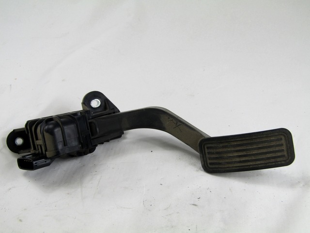 PEDALI OEM N. 1988003400 ORIGINAL REZERVNI DEL MAZDA 6 GG GY (2003-2008) DIESEL LETNIK 2007