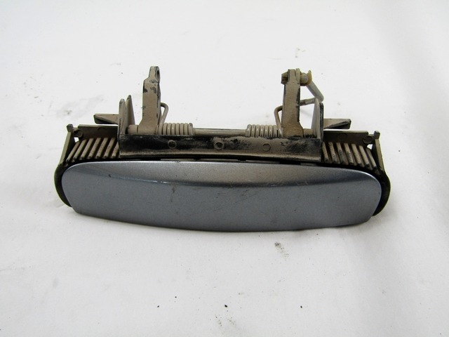 ZUNANJA KLJUKA ZADNJA LEVA VRATA OEM N. 8E0839207 ORIGINAL REZERVNI DEL AUDI A4 B7 8EC 8ED 8HE BER/SW/CABRIO (2004 - 2007) DIESEL LETNIK 2006