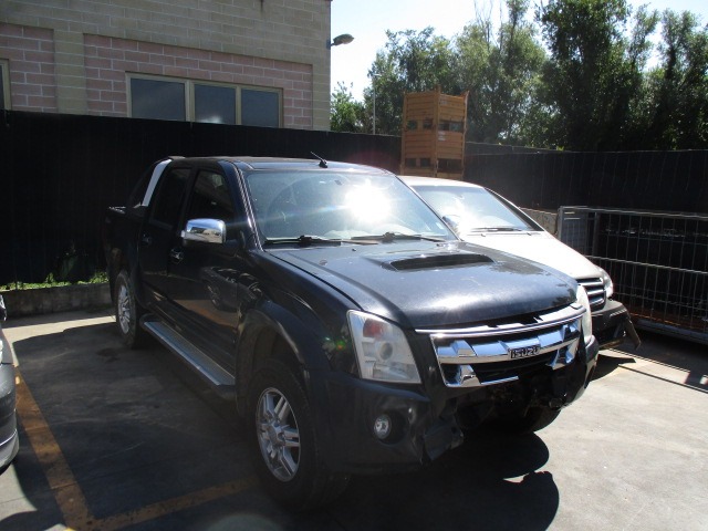 ISUZU D-MAX 3.0 D 4X4 120KW AUT (2010) RICAMBI IN MAGAZZINO 