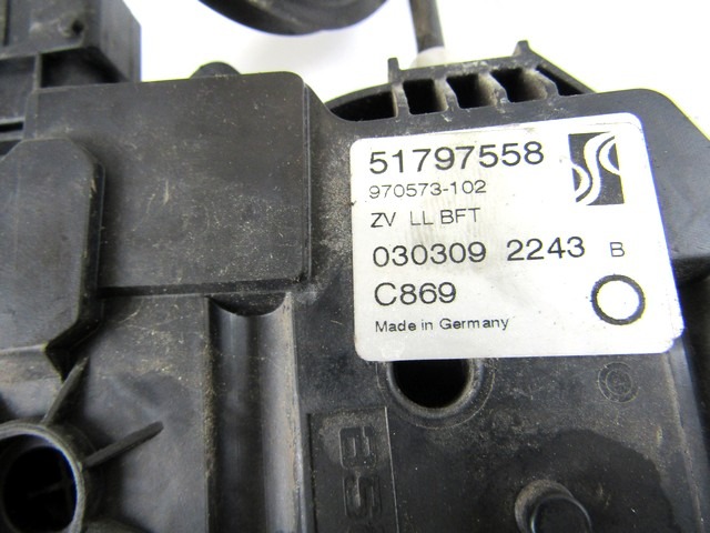 CENTRALNI ZAKLEP SPREDNJIH VRAT  OEM N. 51797558 ORIGINAL REZERVNI DEL FIAT GRANDE PUNTO 199 (2005 - 2012) BENZINA/GPL LETNIK 2009