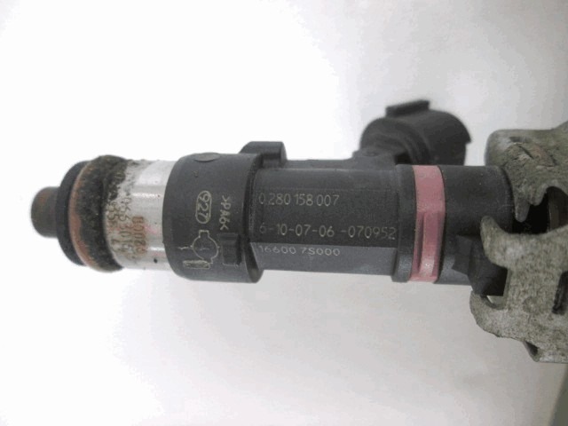 VOD VBRIZGA GORIVA OEM N. 17521-7S000 16600-7S000 ORIGINAL REZERVNI DEL NISSAN TITAN (2003 - 2015)BENZINA LETNIK 2006