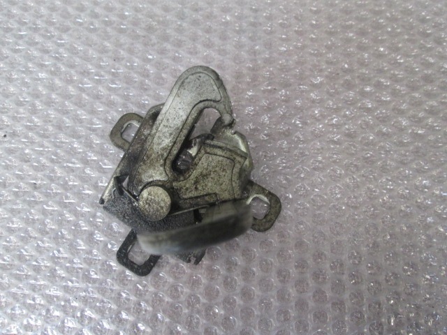 ZAKLEP POKROVA MOTORJA  OEM N. 51913761 ORIGINAL REZERVNI DEL FIAT GRANDE PUNTO 199 (2005 - 2012) DIESEL LETNIK 2006