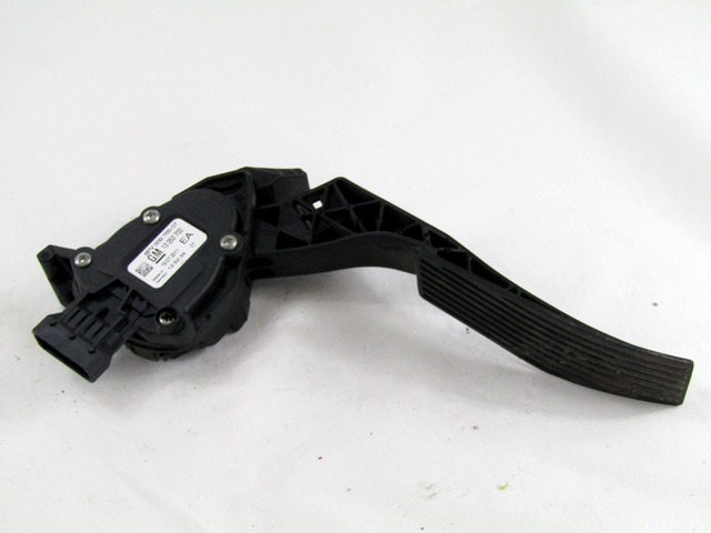 PEDALI OEM N. 13252702 ORIGINAL REZERVNI DEL OPEL ASTRA J P10 5P/3P/SW (2010 - 2015) DIESEL LETNIK 2013