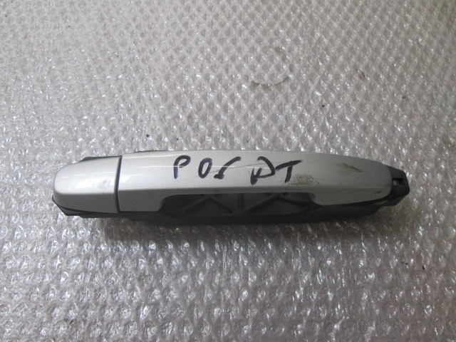 ZUNANJA KLJUKA ZADNJA DESNA VRATA OEM N. 692030D030 ORIGINAL REZERVNI DEL TOYOTA YARIS P9 MK2 R (2009 - 2011)DIESEL LETNIK 2011