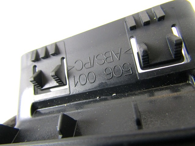 ODVOD ZRAKA OEM N. 39888287 ORIGINAL REZERVNI DEL VOLVO C30 533 (2006 - 2012)DIESEL LETNIK 2011