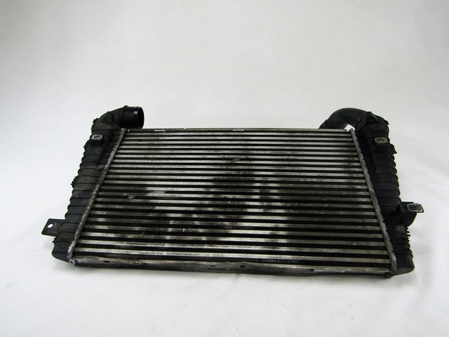 HLADILNIK INTERCOOLER OEM N. 52407504 ORIGINAL REZERVNI DEL OPEL ASTRA H A04 L48,L08,L35,L67 5P/3P/SW (2004 - 2007) DIESEL LETNIK 2005