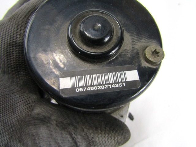 ABS AGREGAT S PUMPO OEM N. 13213610 ORIGINAL REZERVNI DEL OPEL ASTRA H A04 L48,L08,L35,L67 5P/3P/SW (2004 - 2007) DIESEL LETNIK 2005