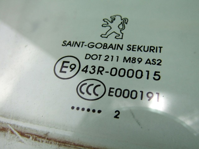 STEKLO SPREDNJIH DESNIH VRAT OEM N. 9202H3 ORIGINAL REZERVNI DEL PEUGEOT 207 / 207 CC R WA WC WD WK (05/2009 - 2015) BENZINA LETNIK 2012