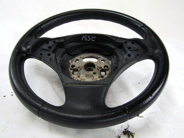 VOLAN OEM N. 32306795568 ORIGINAL REZERVNI DEL BMW SERIE 3 BER/SW/COUPE/CABRIO E90/E91/E92/E93 (2005 -2009) DIESEL LETNIK 2008