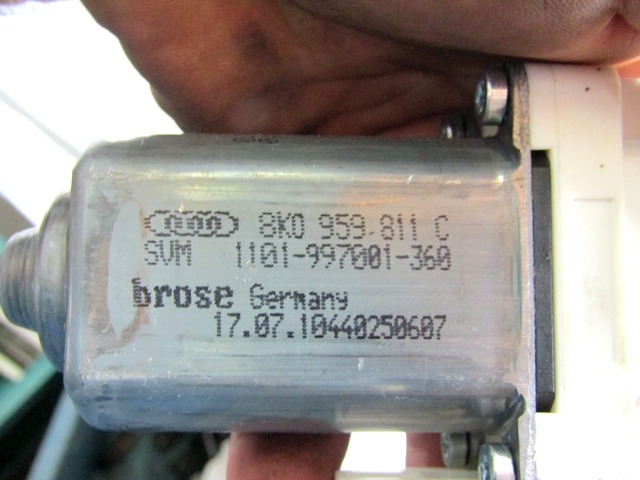 MOTORCEK ELEKTRICNEGA POMIKA ZADNJEGA STEKLA  OEM N. 8K0959811C ORIGINAL REZERVNI DEL AUDI A6 C6 R 4F2 4FH 4F5 BER/SW/ALLROAD (10/2008 - 2011) DIESEL LETNIK 2010