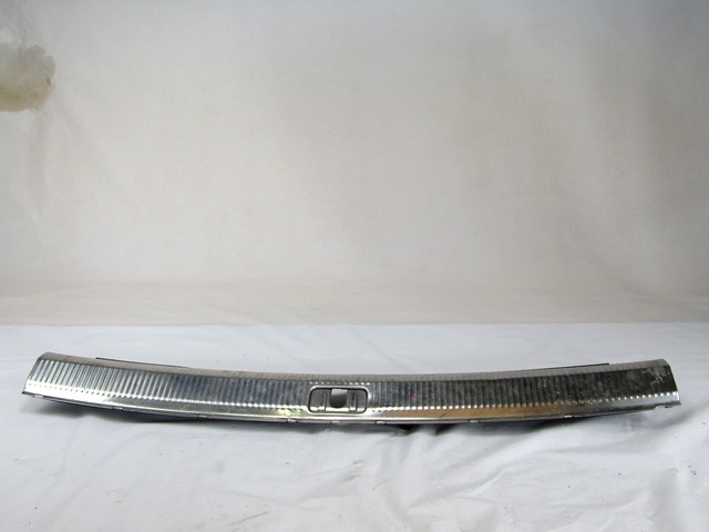 ZAPORA / ROCAJ ZADAJ  OEM N. 4F9864483 ORIGINAL REZERVNI DEL AUDI A6 C6 R 4F2 4FH 4F5 BER/SW/ALLROAD (10/2008 - 2011) DIESEL LETNIK 2010