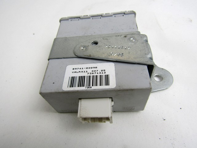 CENTRALNO ZAKLEPANJE OEM N. 89741-02090 ORIGINAL REZERVNI DEL TOYOTA COROLLA E12 (2000 - 2006) DIESEL LETNIK 2006