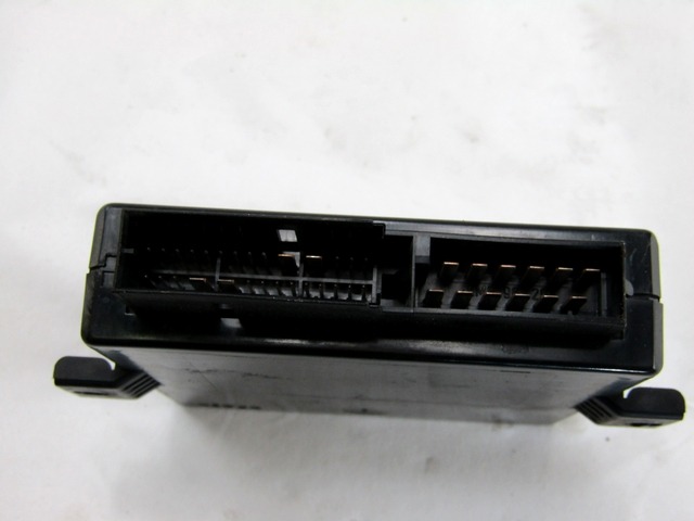 CENTRALNO ZAKLEPANJE OEM N. 8973617050 ORIGINAL REZERVNI DEL ISUZU D-MAX TFR TFS MK1 (2003 - 2008) DIESEL LETNIK 2004