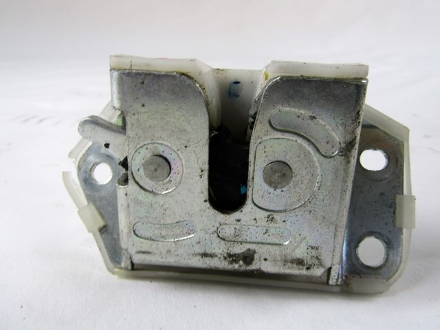 ZAKLEPANJE PRTLJA?NIH VRAT  OEM N. 82510M68K00 ORIGINAL REZERVNI DEL SUZUKI ALTO GF (2008 - 2014)BENZINA/GPL LETNIK 2010