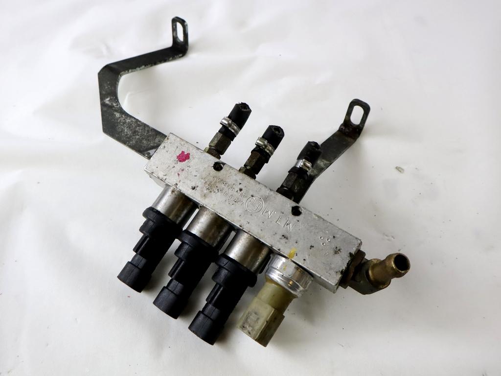 INJEKTORJI/BENCIN OEM N. 67R-010185 ORIGINAL REZERVNI DEL SUZUKI ALTO GF (2008 - 2014)BENZINA/GPL LETNIK 2010