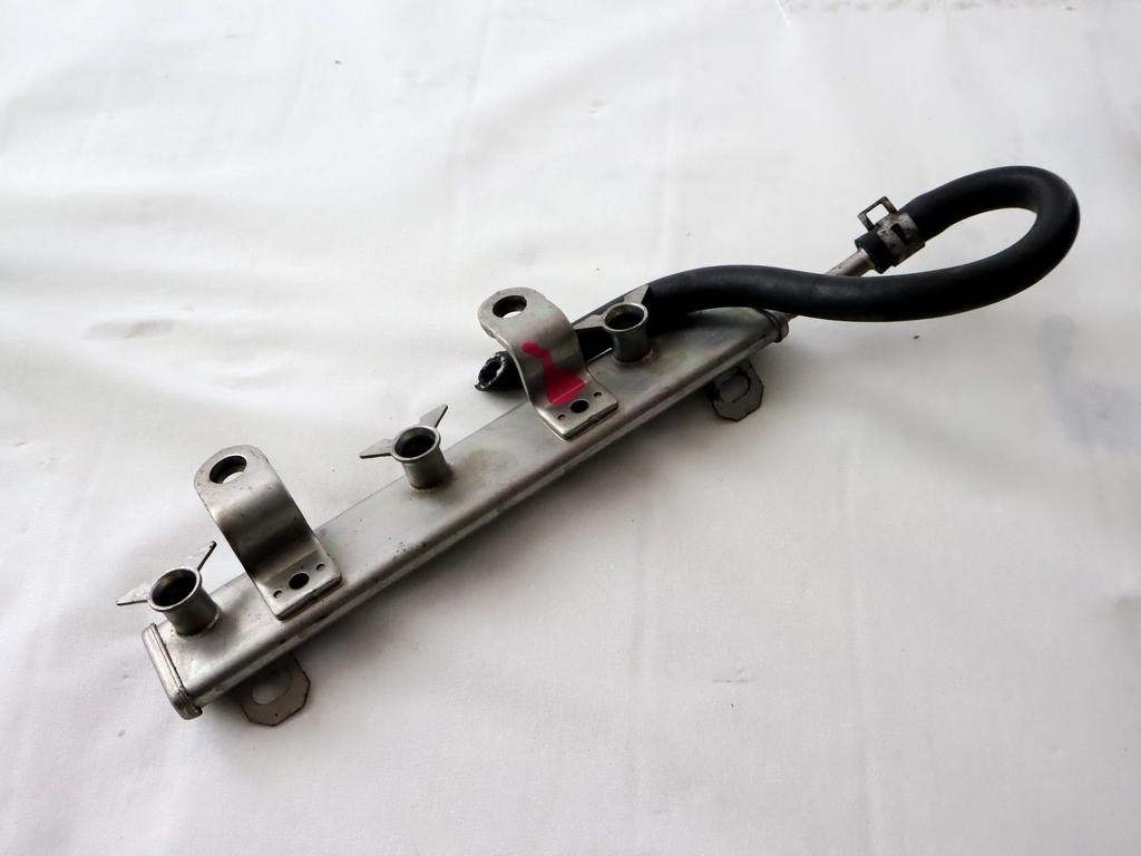VOD VBRIZGA GORIVA OEM N. 1573051K00000 ORIGINAL REZERVNI DEL SUZUKI ALTO GF (2008 - 2014)BENZINA/GPL LETNIK 2010