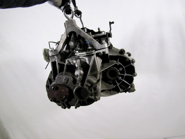 ROCNI MENJALNIK OEM N. 9M5R-7002-YA ORIGINAL REZERVNI DEL FORD FOCUS DA HCP DP MK2 R BER/SW (2008 - 2011) DIESEL LETNIK 2010