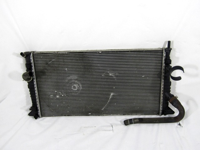 RADIATOR VODE OEM N. 3M5H-8005-TL ORIGINAL REZERVNI DEL FORD FOCUS DA HCP DP MK2 R BER/SW (2008 - 2011) DIESEL LETNIK 2010