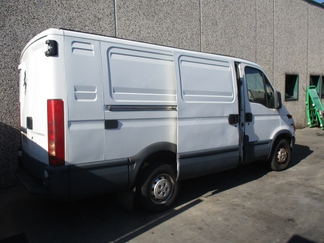 IVECO DAILY 2.3 70KW 5M D (2004) RICAMBIO USATO 