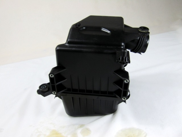 FILTAR ZRAKA OEM N. 28100-2H200 ORIGINAL REZERVNI DEL KIA CEE'D / PRO CEE'D MK1 ED (2006-2012) DIESEL LETNIK 2010