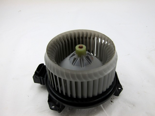 VENTILATOR  KABINE  OEM N. AV272700-0311 ORIGINAL REZERVNI DEL FIAT SEDICI FY R (05/2009 - 2014) DIESEL LETNIK 2011