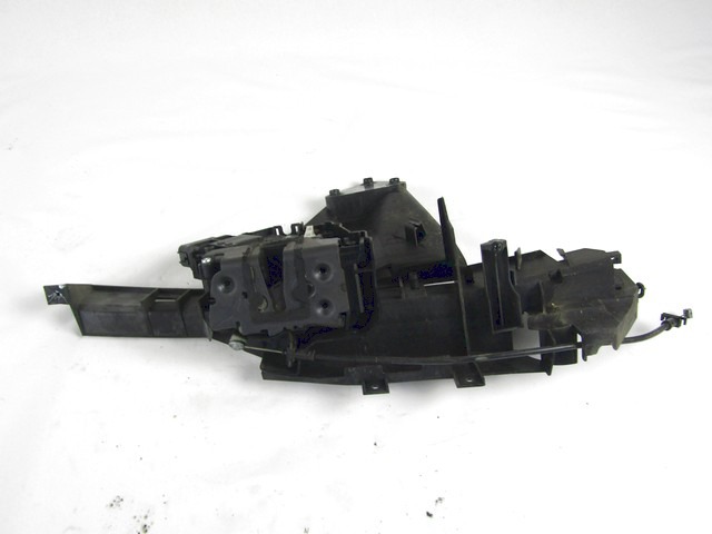 CENTRALNI ZAKLEP SPREDNJIH VRAT  OEM N. 7M5A-R21812-AA ORIGINAL REZERVNI DEL FORD FOCUS CMAX DM2 MK1 R (04/2007 - 2010) DIESEL LETNIK 2008