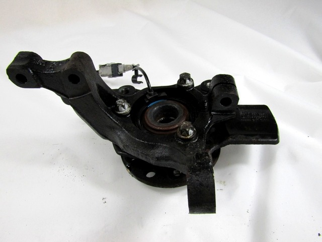 LEVI VRTLJIVI LEZAJ / PESTO KOLESA Z LEZAJEM SPREDAJ OEM N. 13156041 ORIGINAL REZERVNI DEL OPEL ASTRA H A04 L48 L08 L35 L67 R 5P/3P/SW (2007 - 2010) BENZINA LETNIK 2009